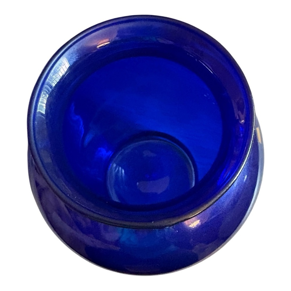 Vintage cobalt blue glass vase with a curvy shape & flared top. 8” tall, 18”roun - Picture 4 of 5